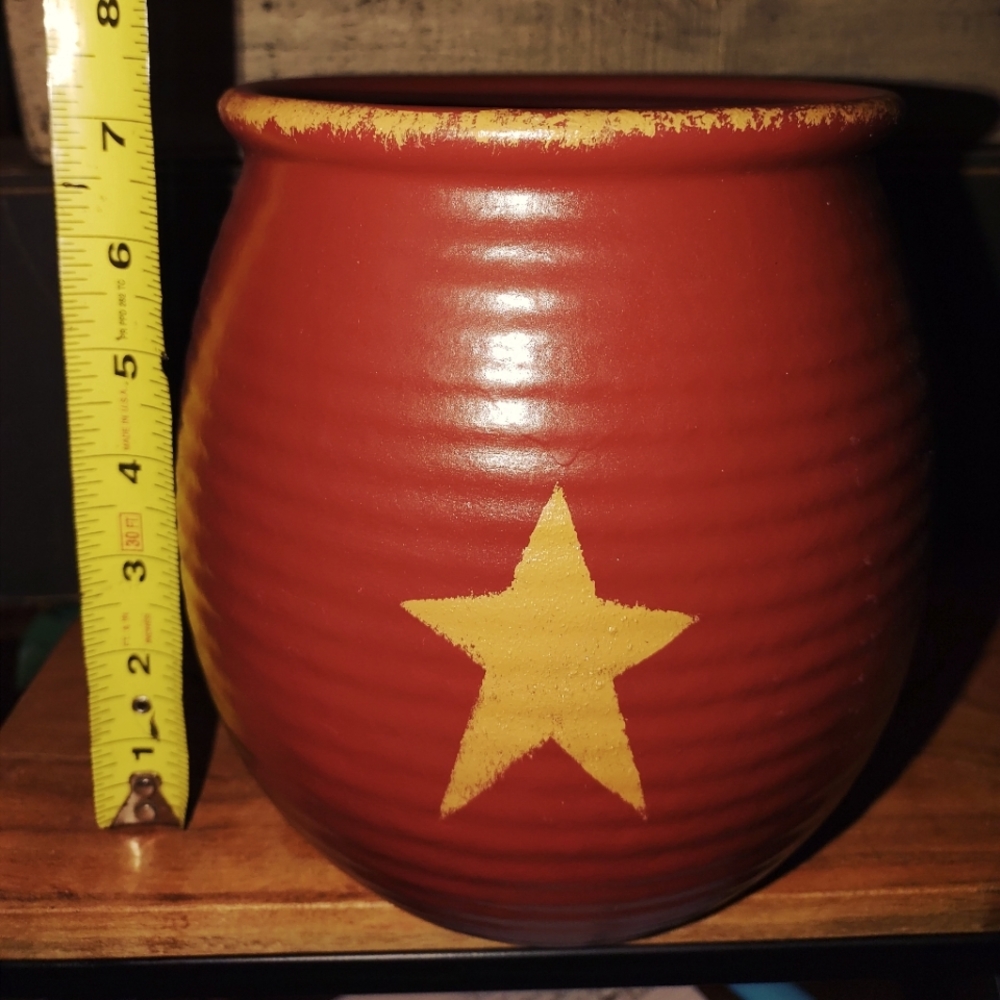 Primitive Country Lg. Barn Red Crock with Star